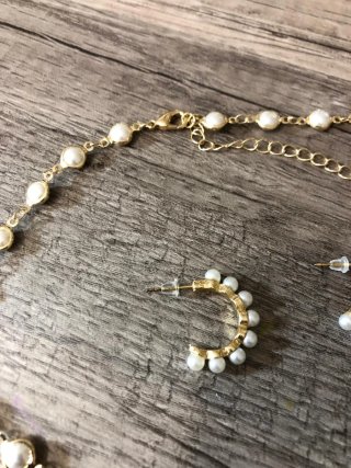 Conjunto collar y pendientes