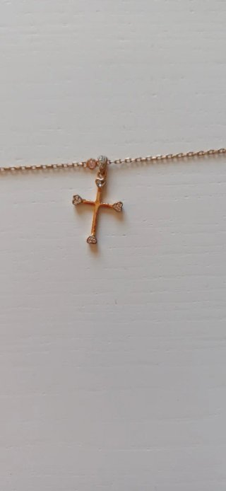 Collana Rue des Mille con croce e zirconi.