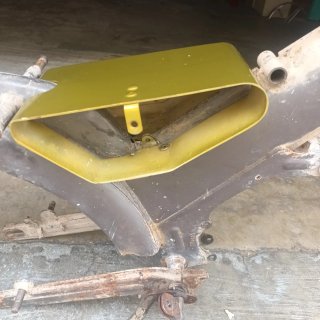 Caja Herramientas Moto Amarilla