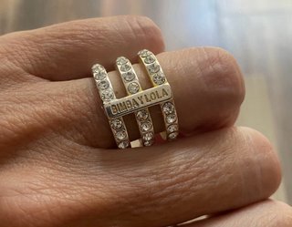 Anillo plateado con cristales