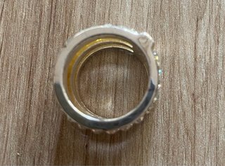 Anillo plateado con cristales