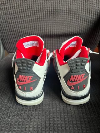 Jordan 4 Rojas y Blancas
