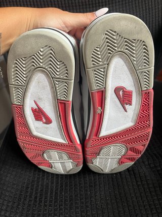 Jordan 4 Rojas y Blancas