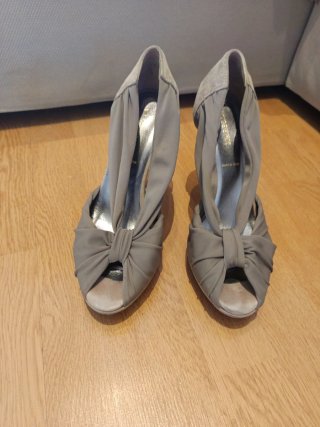 Tacones Marella Beige Talla 38