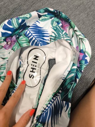 Bikini tropical verde y azul