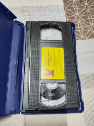 Película VHS Bichos Disney Pixar