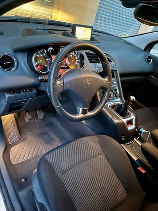 Peugeot 5008 2.0 hdi 150km