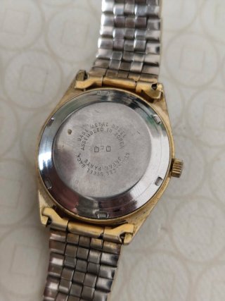 Reloj Q&Q Automático Dorado