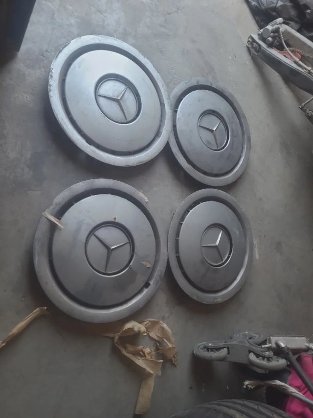 Tapacubos Mercedes Benz Originales (4uds)