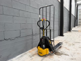 Transpaleta eléctrica frutera YALE MPC15 1.500kg