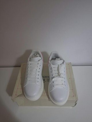 Sneakers Alexander McQueen bianche e rosa