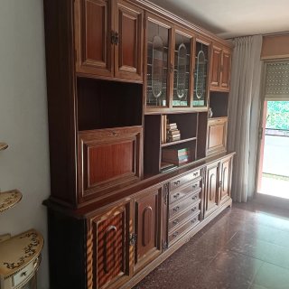 Mueble de comedor madera y cristal