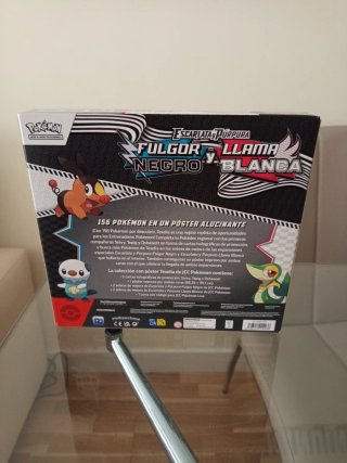 Colección poster Pokémon blanco y negro