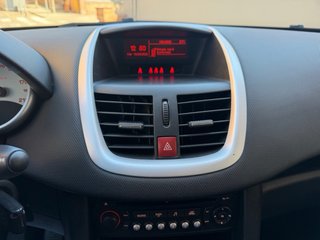 Peugeot 207 2010 5P 1.4i 75CV...80.000km EtiquetaC