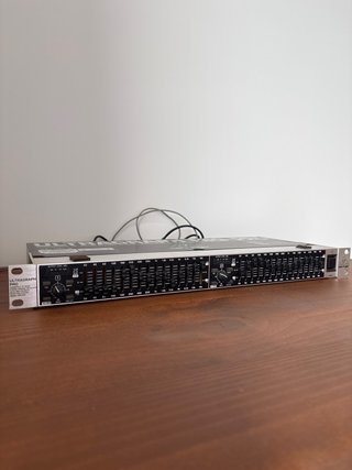 Behringer A500 amplificador + UltragraphPro