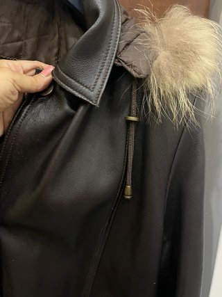 Cappotto in pelle con cappuccio