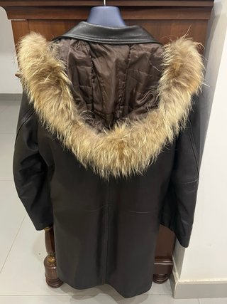 Cappotto in pelle con cappuccio
