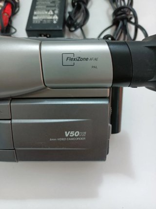 Videocamera Canon V50 Hi8 funzionante
