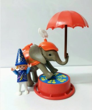 Elefante de circo de playmobil