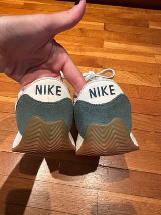Zapatillas Nike Verdes y Blancas