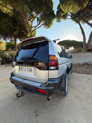 Mitsubishi Montero 2003