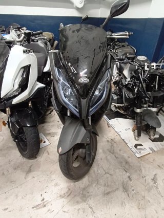 Kymco K-XCT 350 Maxi Scooter Negra