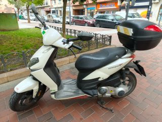 Aprilia Sports City 125. Año 2011