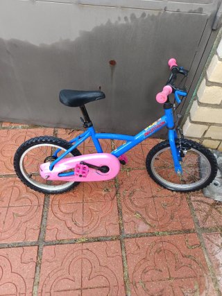 Bicicleta infantil azul y rosa