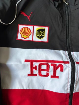Chaqueta Ferrari Talla M Parches Bordados