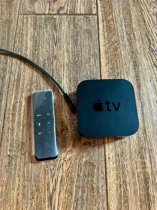 Apple TV 4ª Gen. + Mando
