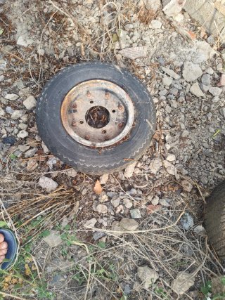 Rueda de repuesto con llanta