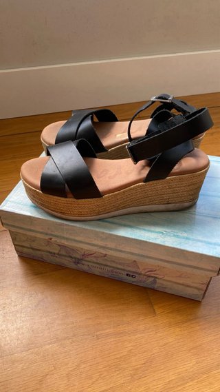 Sandalias cuña Karralli negras talla 37