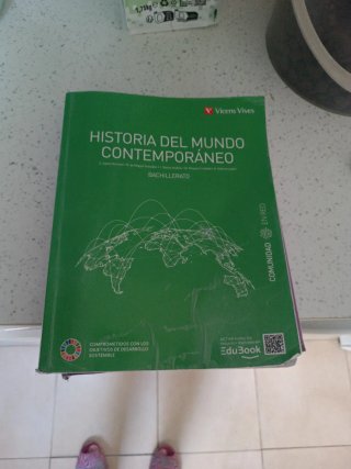 Libro de historia del mundo contemporáneo