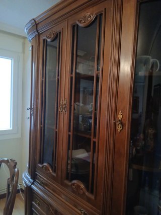 Vitrina comedor madera y cristal