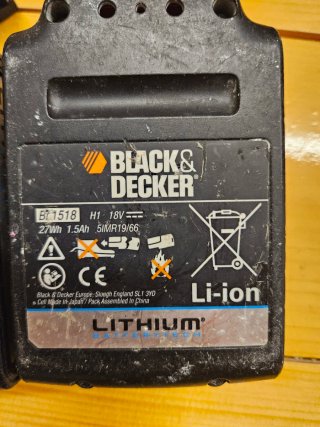 3 Baterías Black+Decker 18V + Cargador