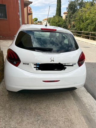 Peugeot 208 2016