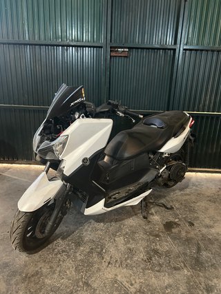 Yamaha X-MAX 400