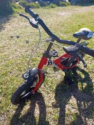 Bicicleta infantil roja PRO 8