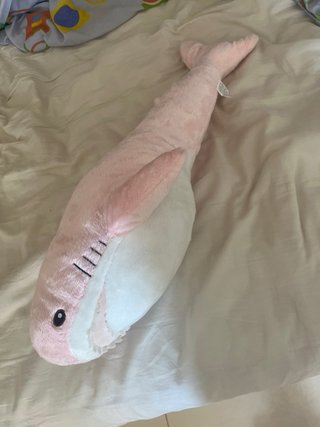 Peluche Tiburón Rosa