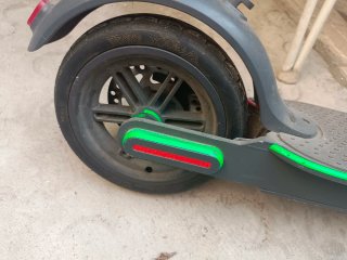 Patinete eléctrico gris