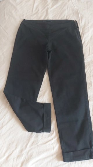 Pantalón pitillo Zara negro denim