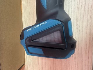 Radial Makita DGA4040 + Batería 18V