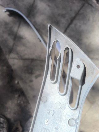 Fianchetti laterali Vespa LX 125/150/50 inferiori