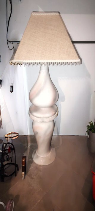 Lámpara de pie alabastro beige