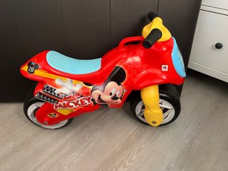 Moto correpasillos Mickey Disney Junior