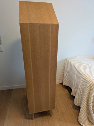 Estantería infantil de madera.