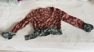 Blusa Zara Estampada marrón y verde