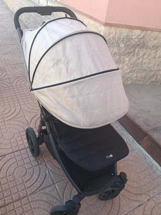 Carrito de bebé plegable