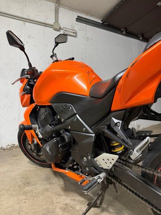 Kawasaki Z750 Naranja