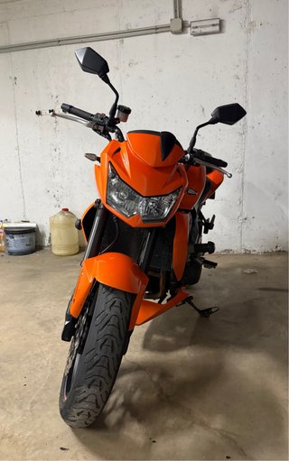 Kawasaki Z750 Naranja